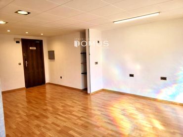 Business premises for sale in pou