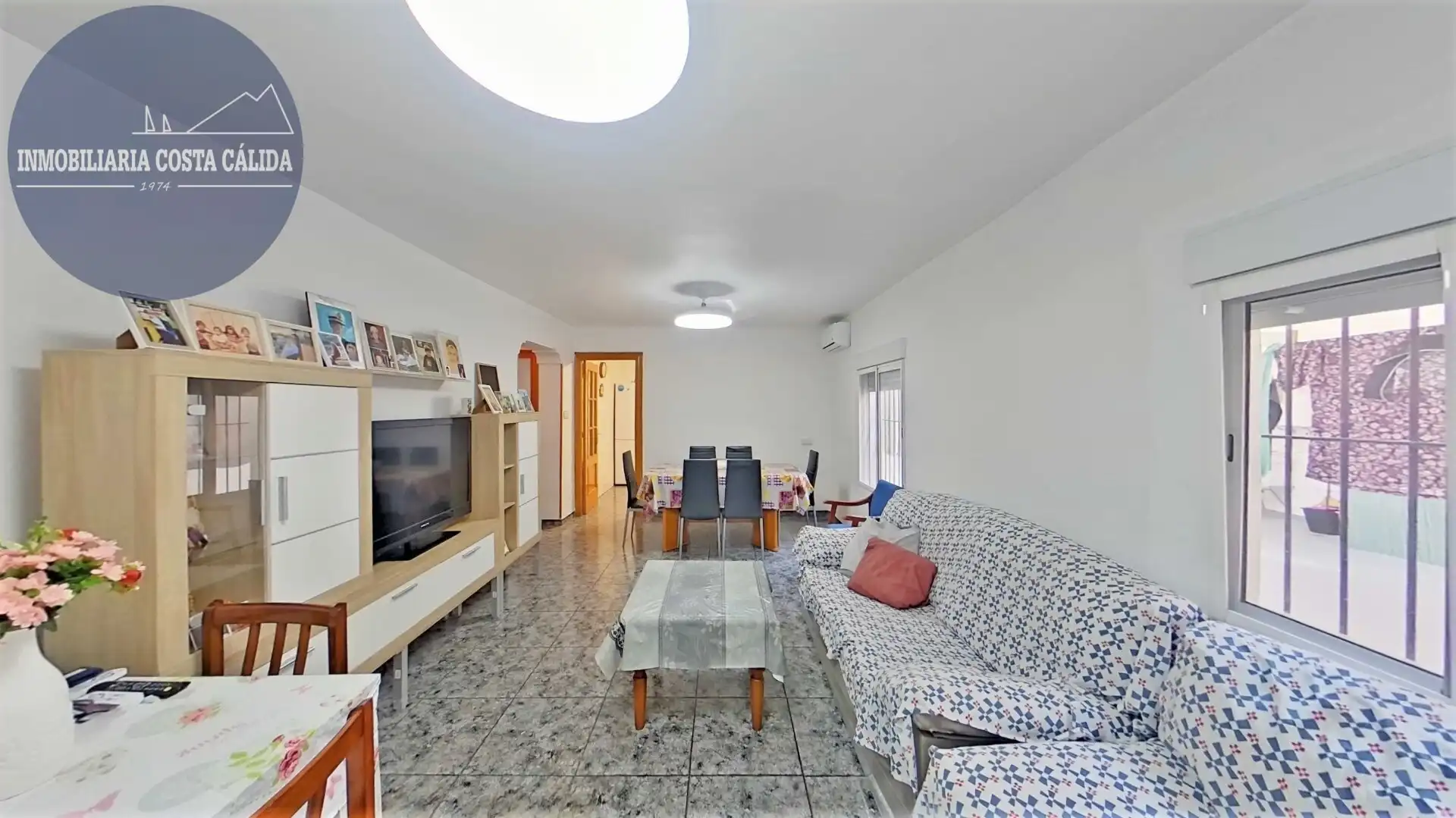Wohnzimmer von Einfamilien-Reihenhaus zum Verkauf in Casco Antiguo