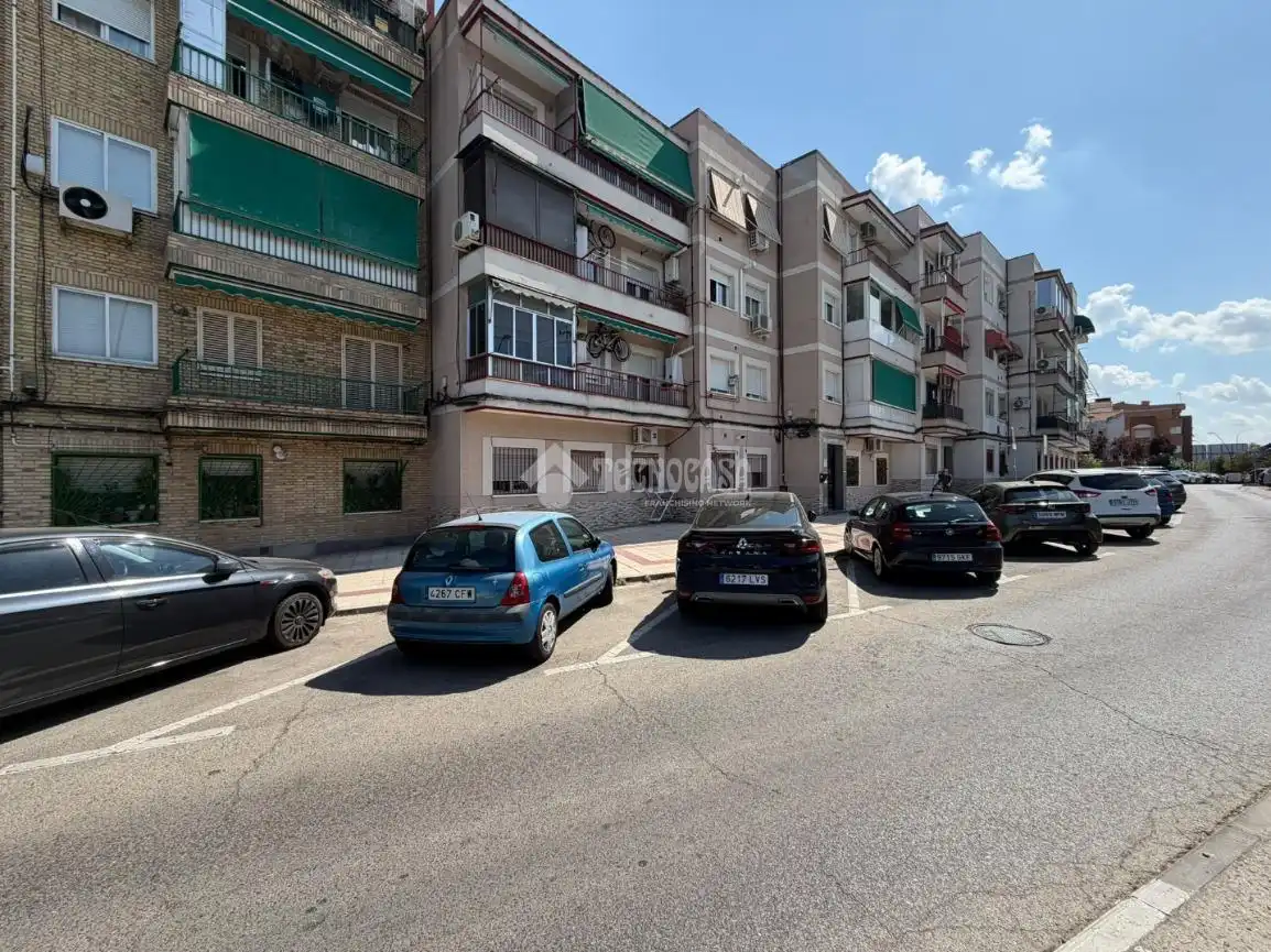 Aparcament de Pis en venda en Getafe amb Aire condicionat, Calefacció i Terrassa