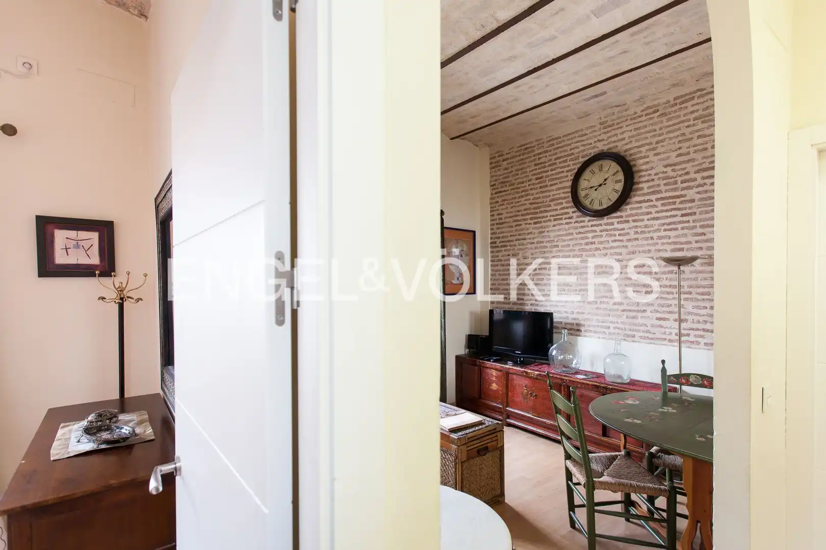 Flat for sale in Sevilla  with Air Conditioner and Heating