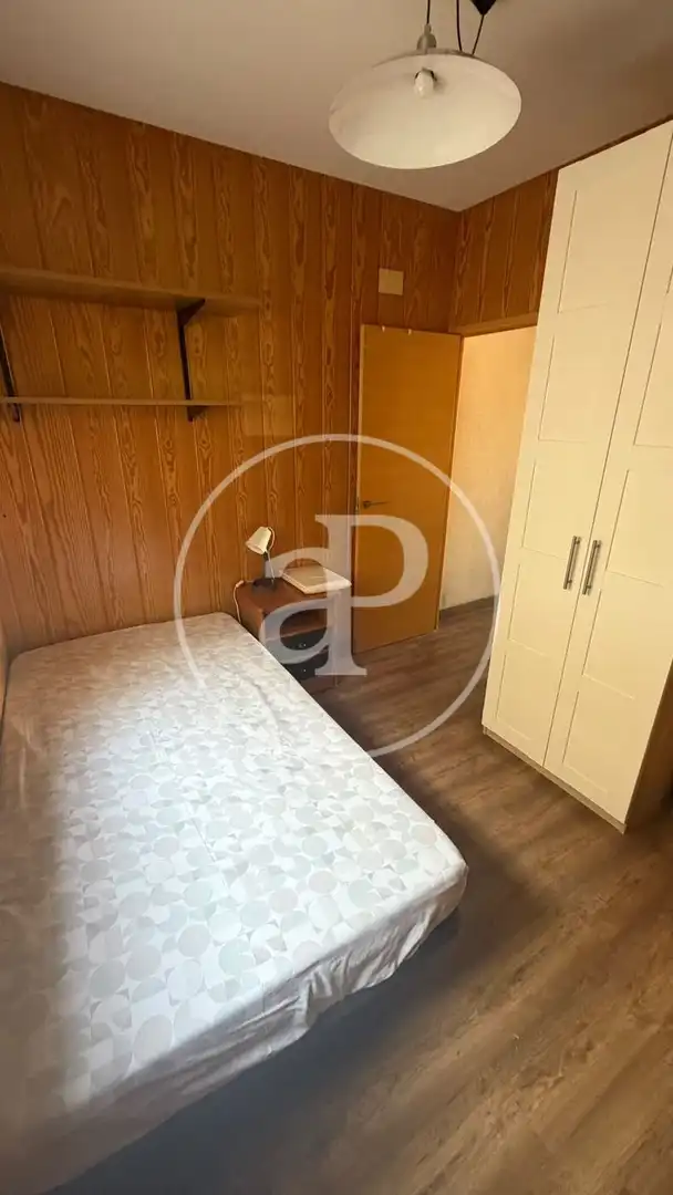 Habitación de Piso de alquiler en Elche / Elx con Aire acondicionado, Calefacción y Amueblado