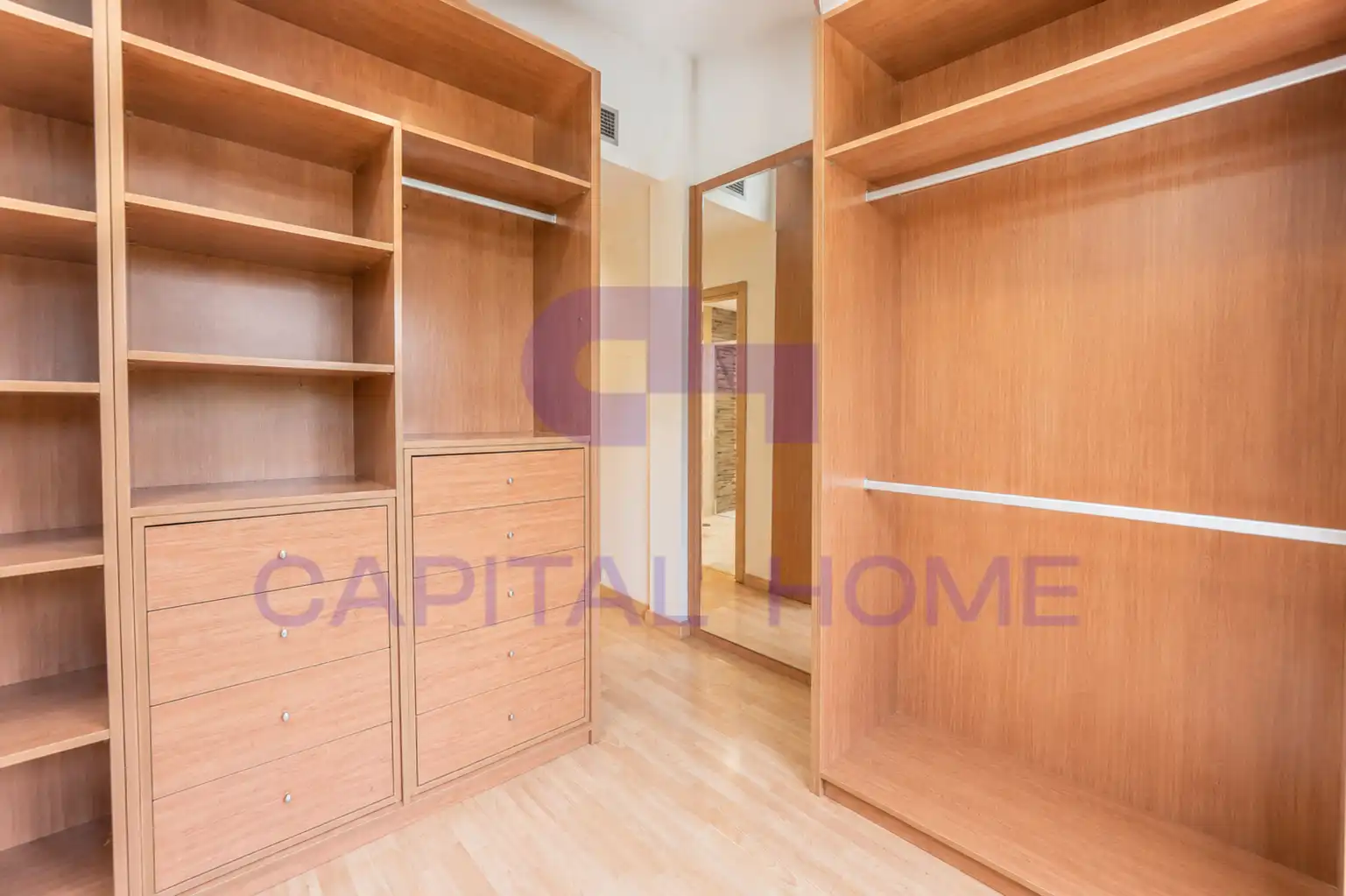 Habitación de Casa adosada en venta en Navalcarnero con Aire acondicionado, Calefacción y Jardín privado