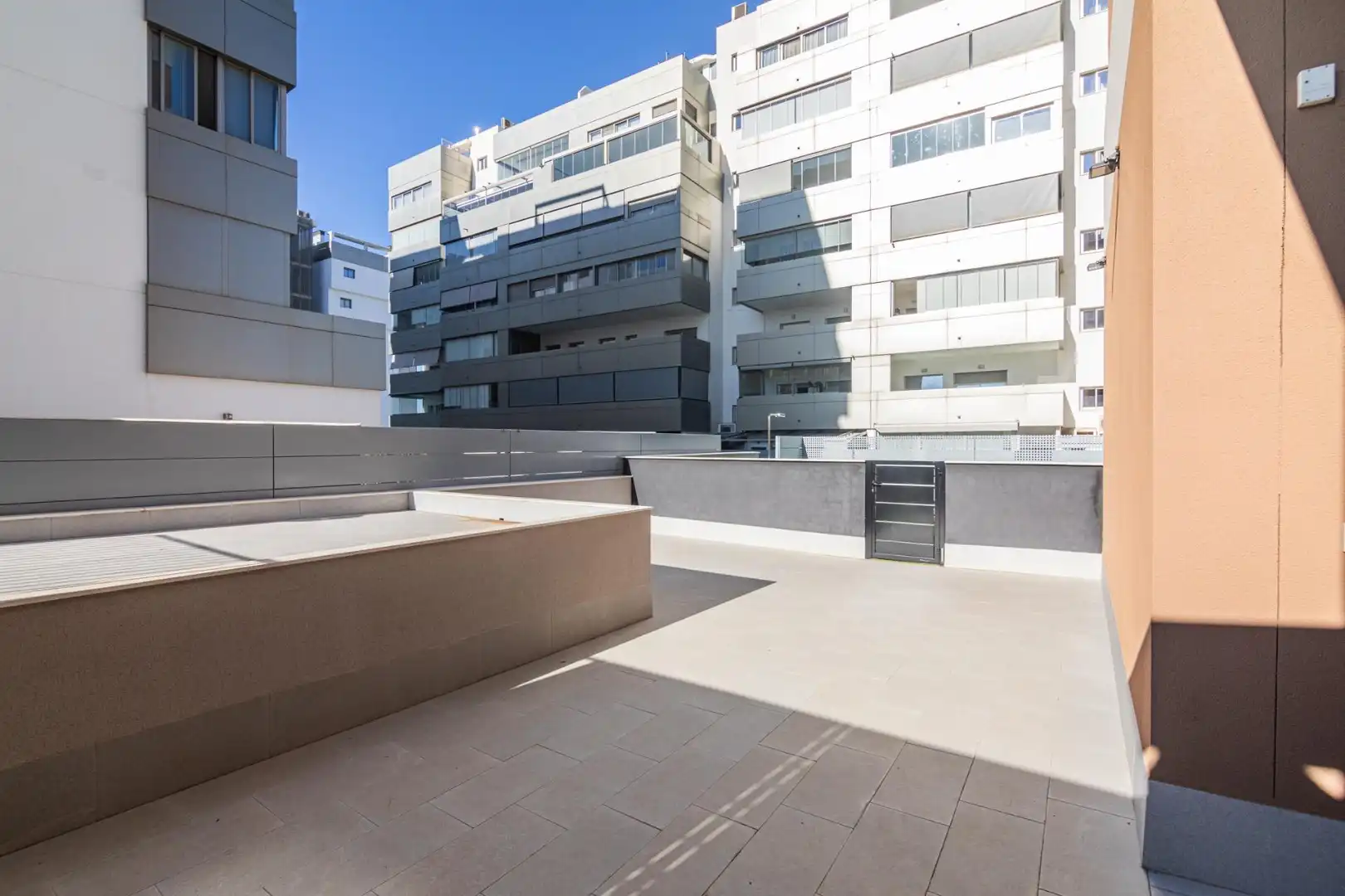 Terrace of Ground floor for sale in Elche / Elx  with Air Conditioner, Heating and Private garden