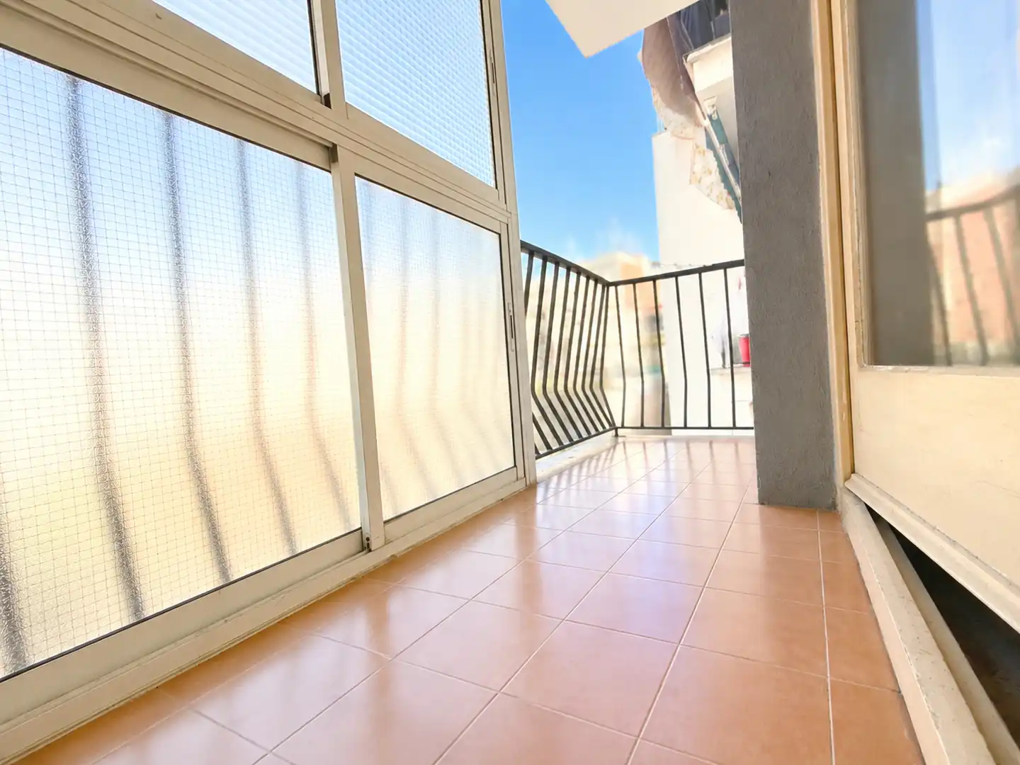 Terrasse von Wohnung zum Verkauf in Santa Coloma de Gramenet mit Klimaanlage, Heizung und Balkon