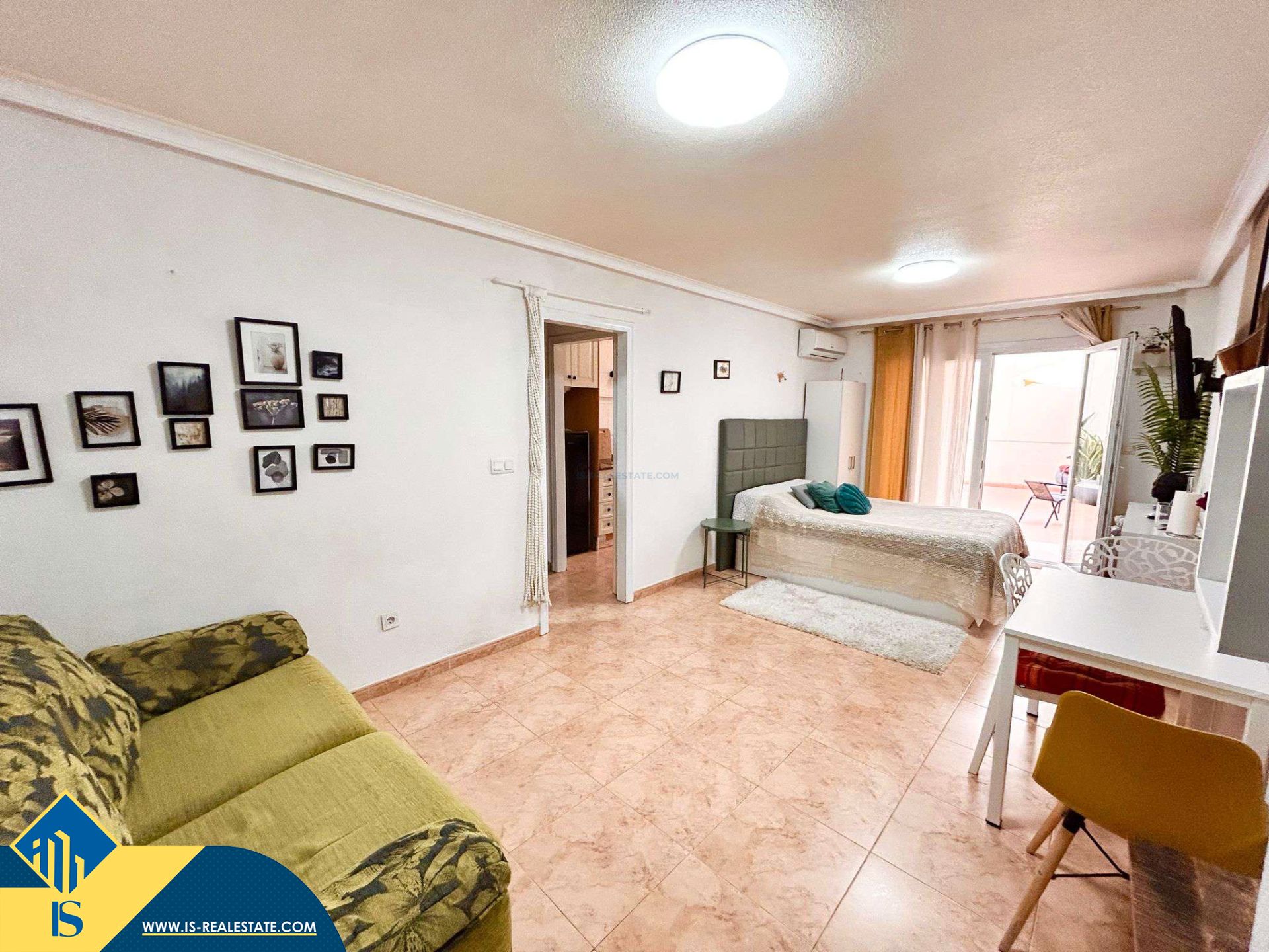 Bedroom of Study for sale in Torrevieja  with Air Conditioner, Heating and Terrace