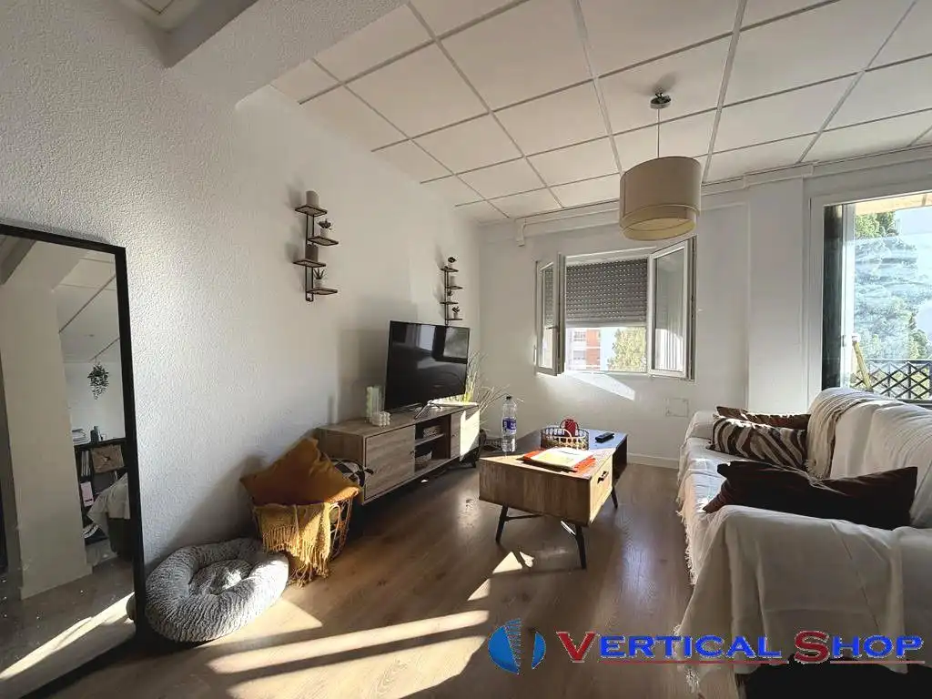 Living room of Flat for sale in Villena  with Air Conditioner, Parquet flooring and Balcony