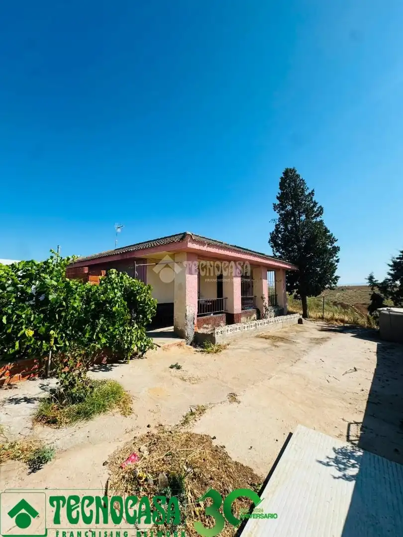 Vista exterior de Casa o xalet en venda en Albarreal de Tajo amb Traster i Moblat