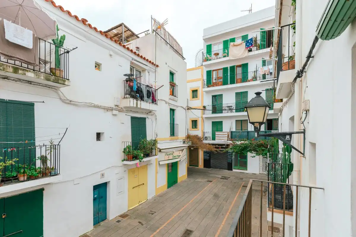 Vista exterior de Pis en venda en Eivissa amb Calefacció i Moblat