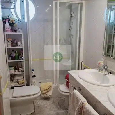 Baño de Apartamento en venta en Badajoz con Aire acondicionado, Calefacción y Jardín privado