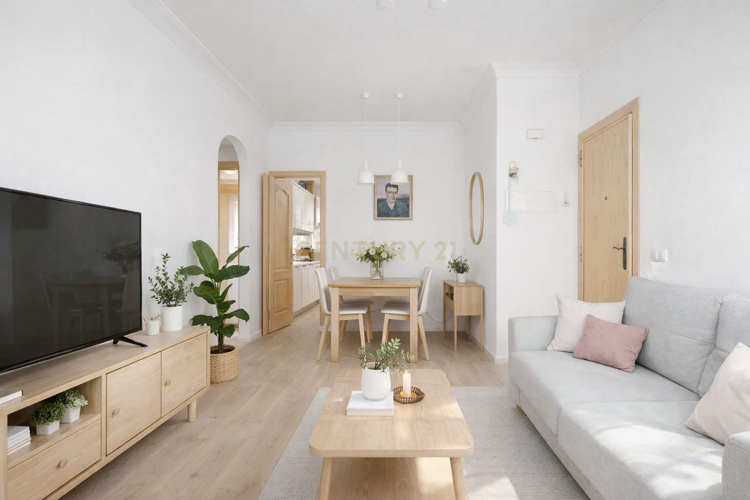 Pis en venda a CL MIGUEL MARQUEZ 17FUENGIROLA (MÁLAGA), 17, Puerto Deportivo