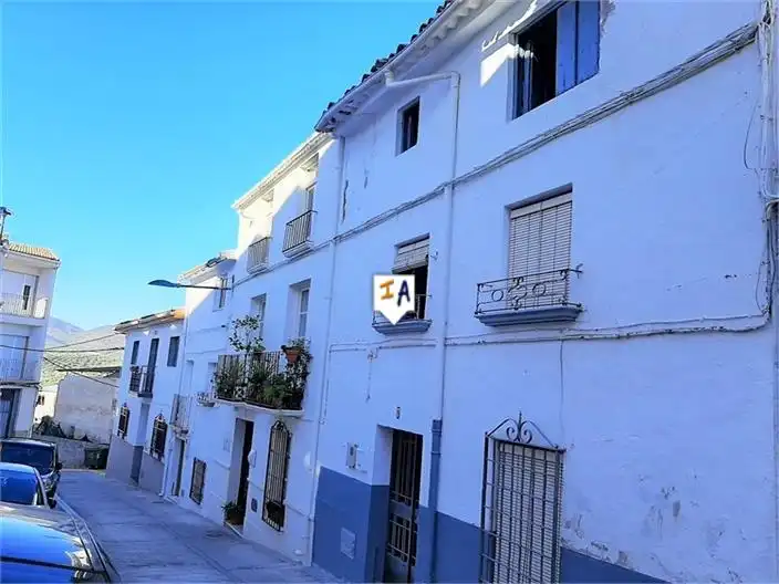 Adossat en venda a Castillo de Locubín