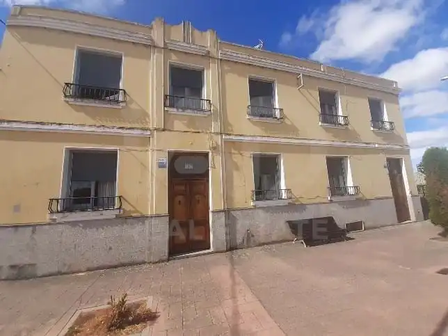 Vista exterior de Casa o chalet en venta en La Bañeza  con Calefacción