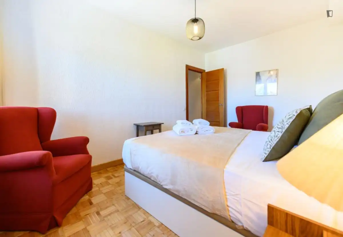Dormitori de Apartament de lloguer en Madrid amb Aire condicionat, Moblat i Forn