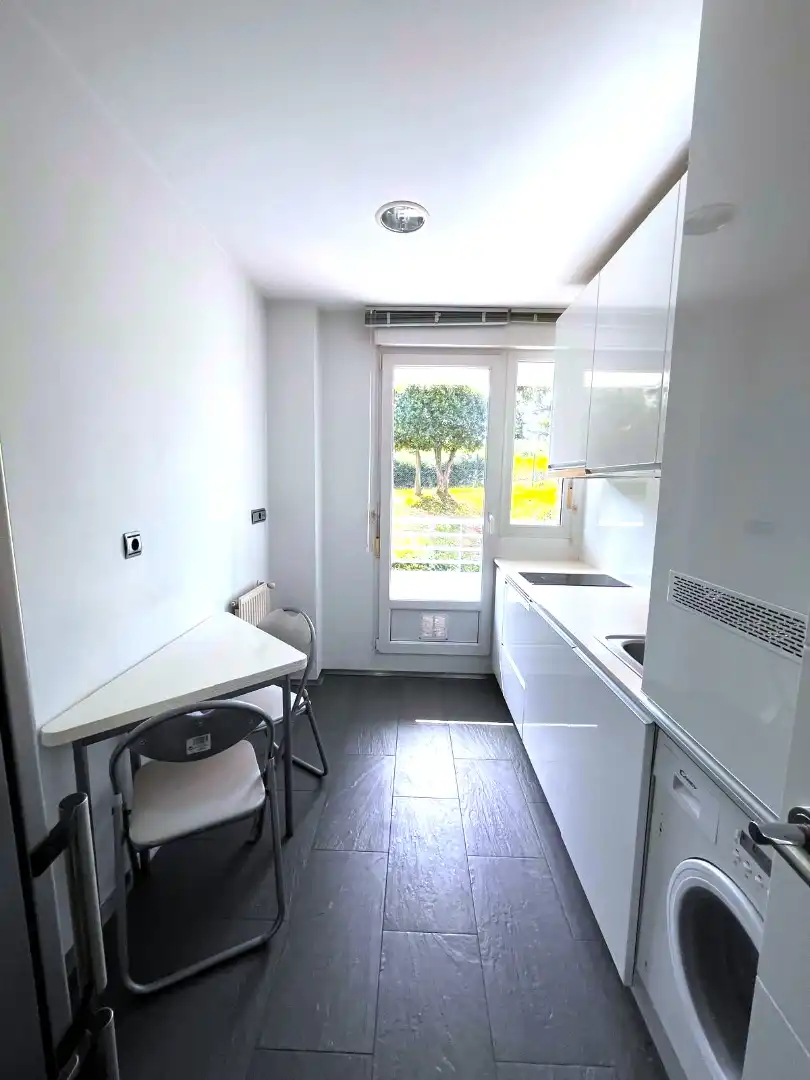 Cocina de Piso en venta en Castro-Urdiales con Calefacción, Jardín privado y Parquet