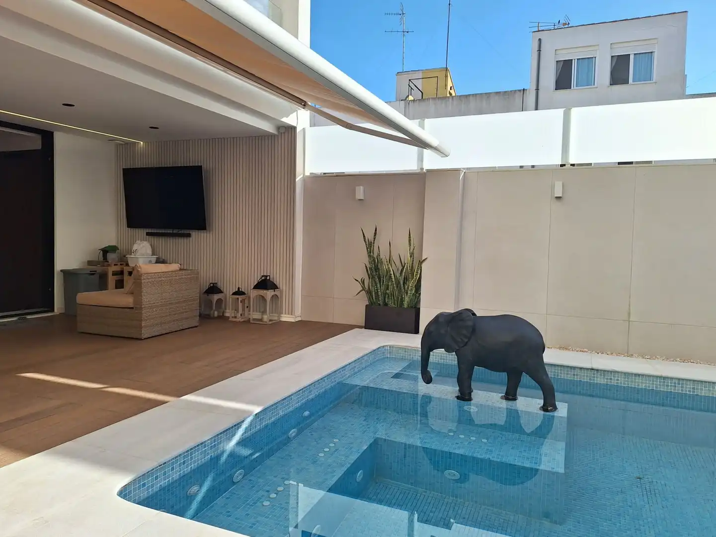 Piscina de Casa adosada en venta en Algemesí con Aire acondicionado, Calefacción y Jardín privado
