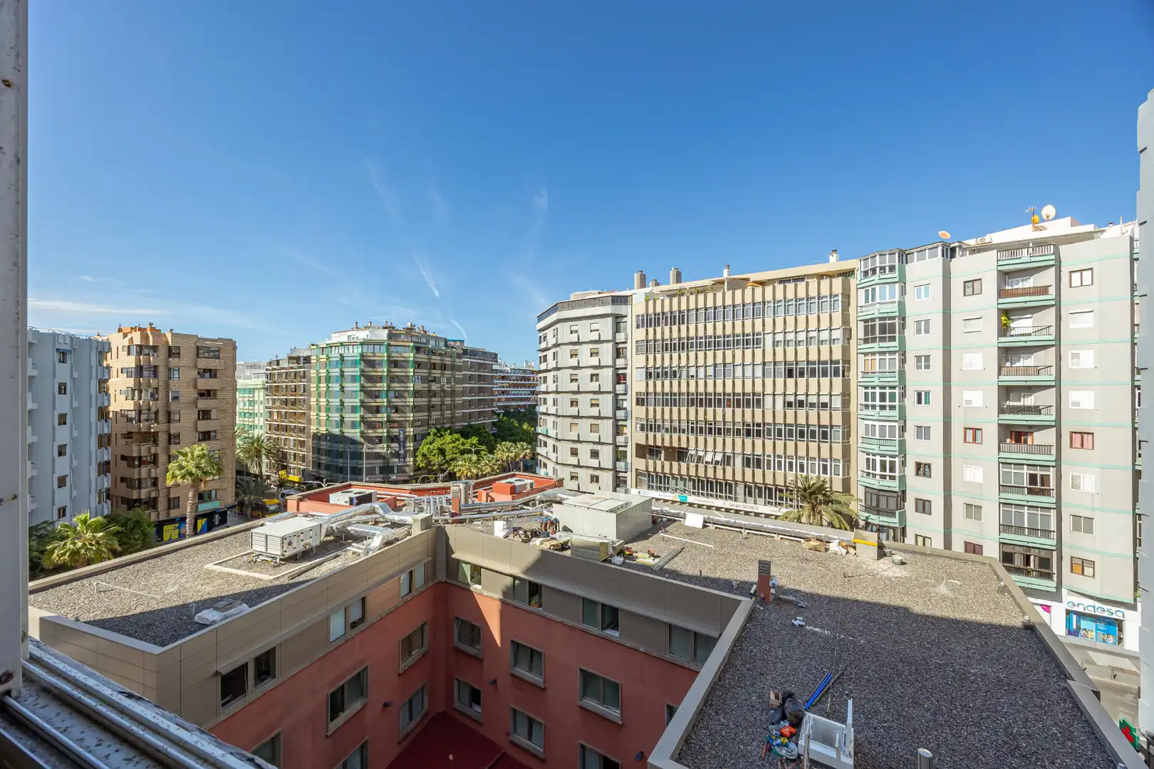 Vista exterior de Piso en venta en Las Palmas de Gran Canaria con Parquet, Terraza y Balcón