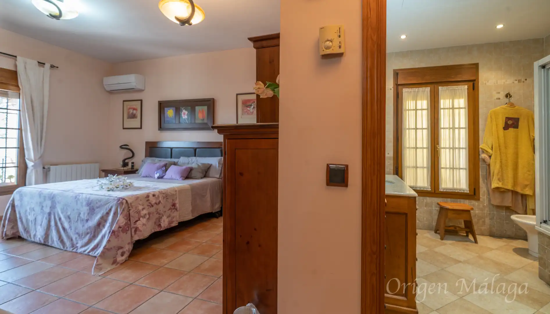Habitación de Casa o chalet en venta en Alhaurín de la Torre con Aire acondicionado, Calefacción y Jardín privado