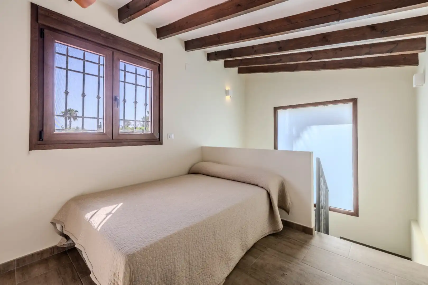 Dormitori de Finca rústica en venda en Dénia amb Aire condicionat, Calefacció i Jardí privat