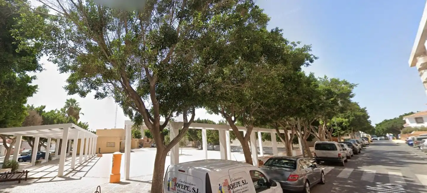Piso en venta en ADELFAS, imagen 2