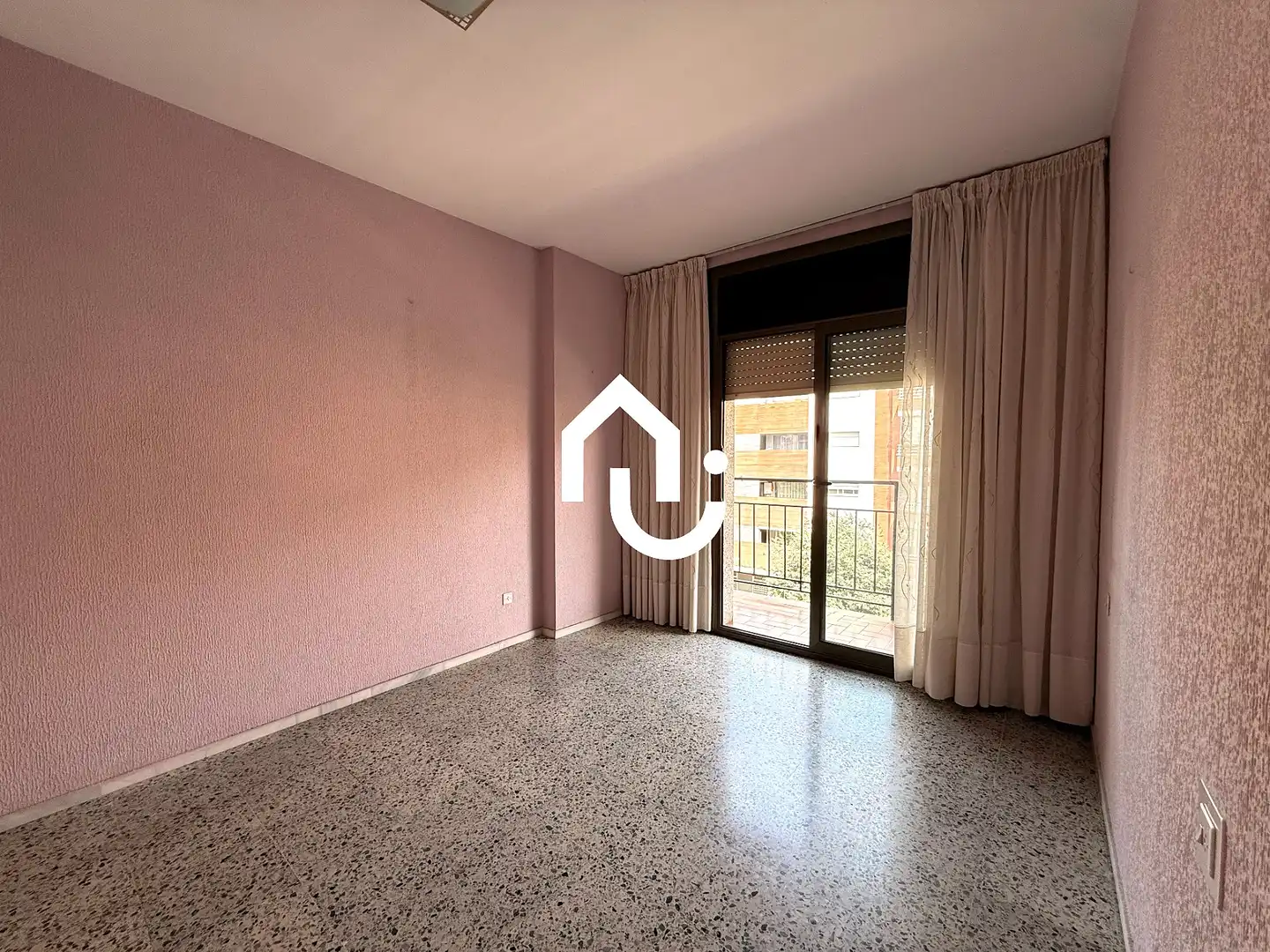 Exterior view of Flat for sale in Santa Coloma de Gramenet  with Terrace