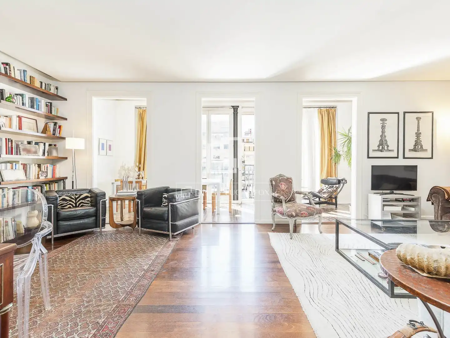 Wohnzimmer von Wohnung zum Verkauf in Barcelona mit Klimaanlage, Heizung und Terrasse