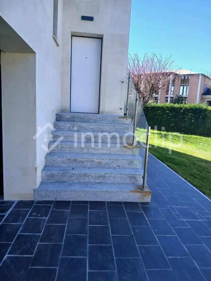 Terrassa de Casa o xalet en venda en Villamayor amb Calefacció, Jardí privat i Terrassa