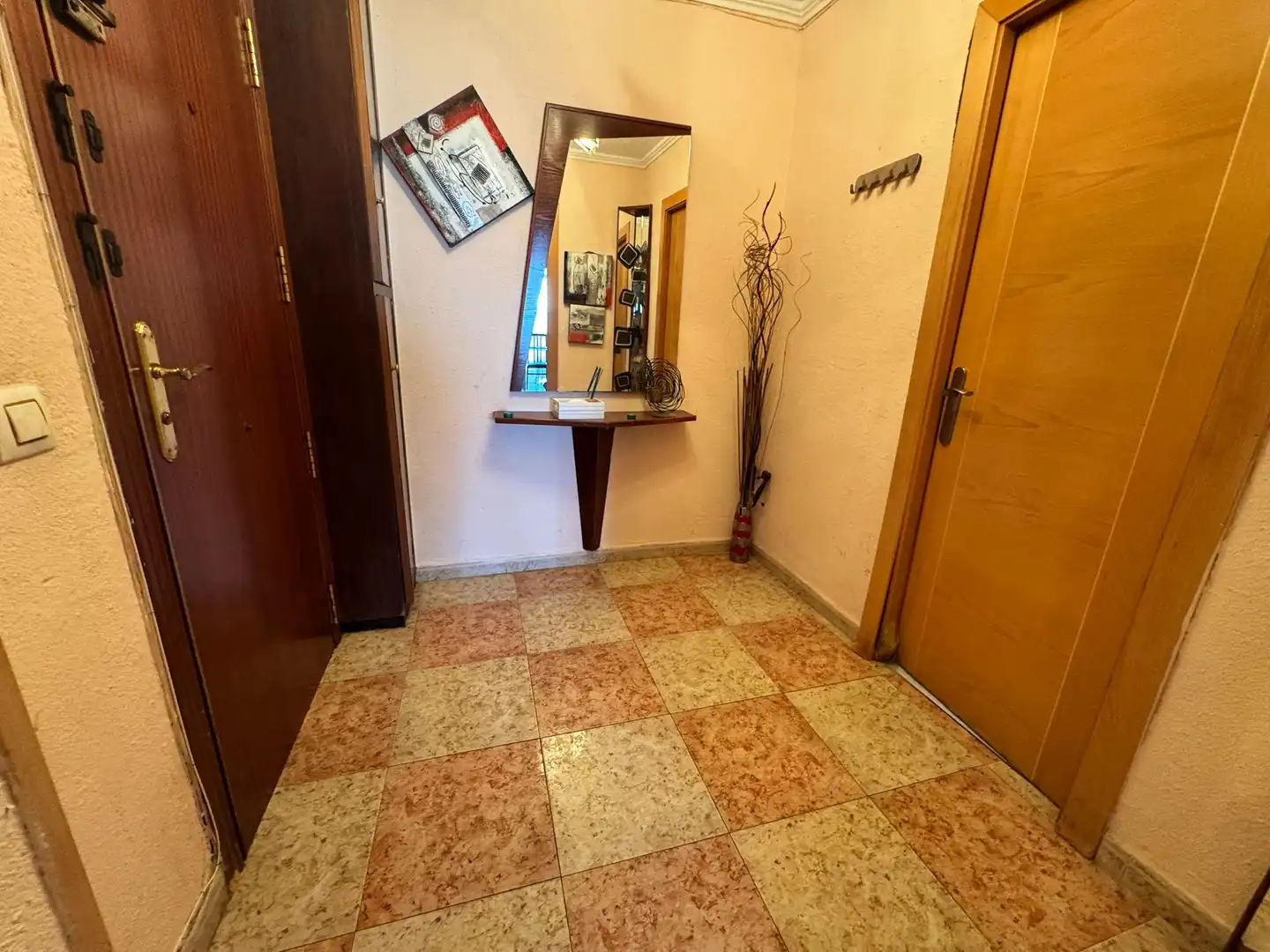 Piso en venta en L'Hospitalet de Llobregat con Balcón