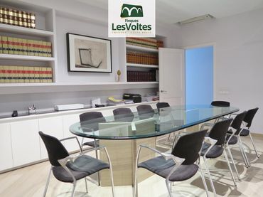 Locale commerciale in affitto a De Les Voltes