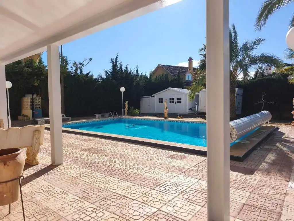 Schwimmbecken von Haus oder Chalet zum Verkauf in Cartagena mit Klimaanlage, Heizung und Privatgarten