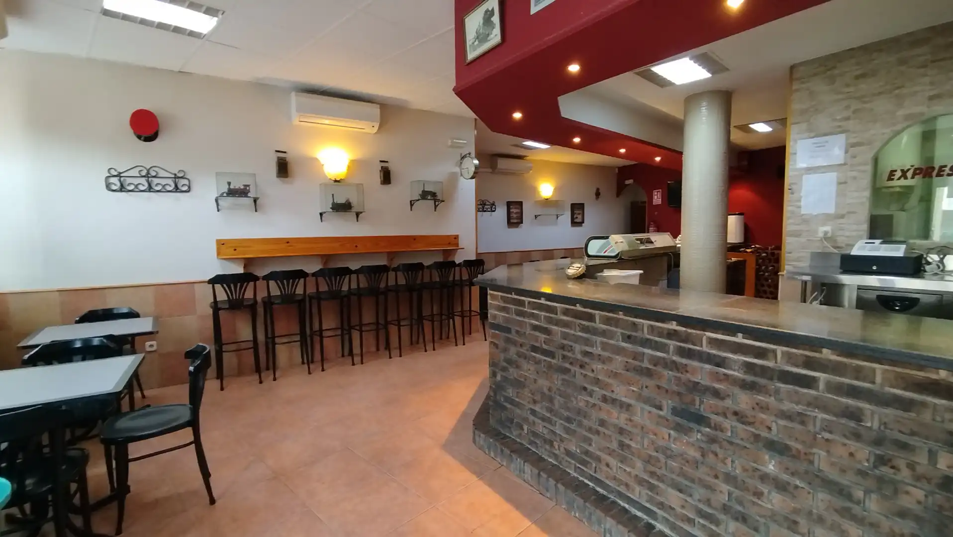 Local de alquiler en Azuqueca de Henares con Aire acondicionado, Calefacción y Amueblado
