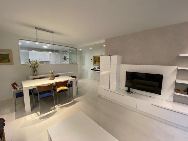 Living room of Flat for rent in  Pamplona / Iruña  with Storage room, Furnished and Balcony