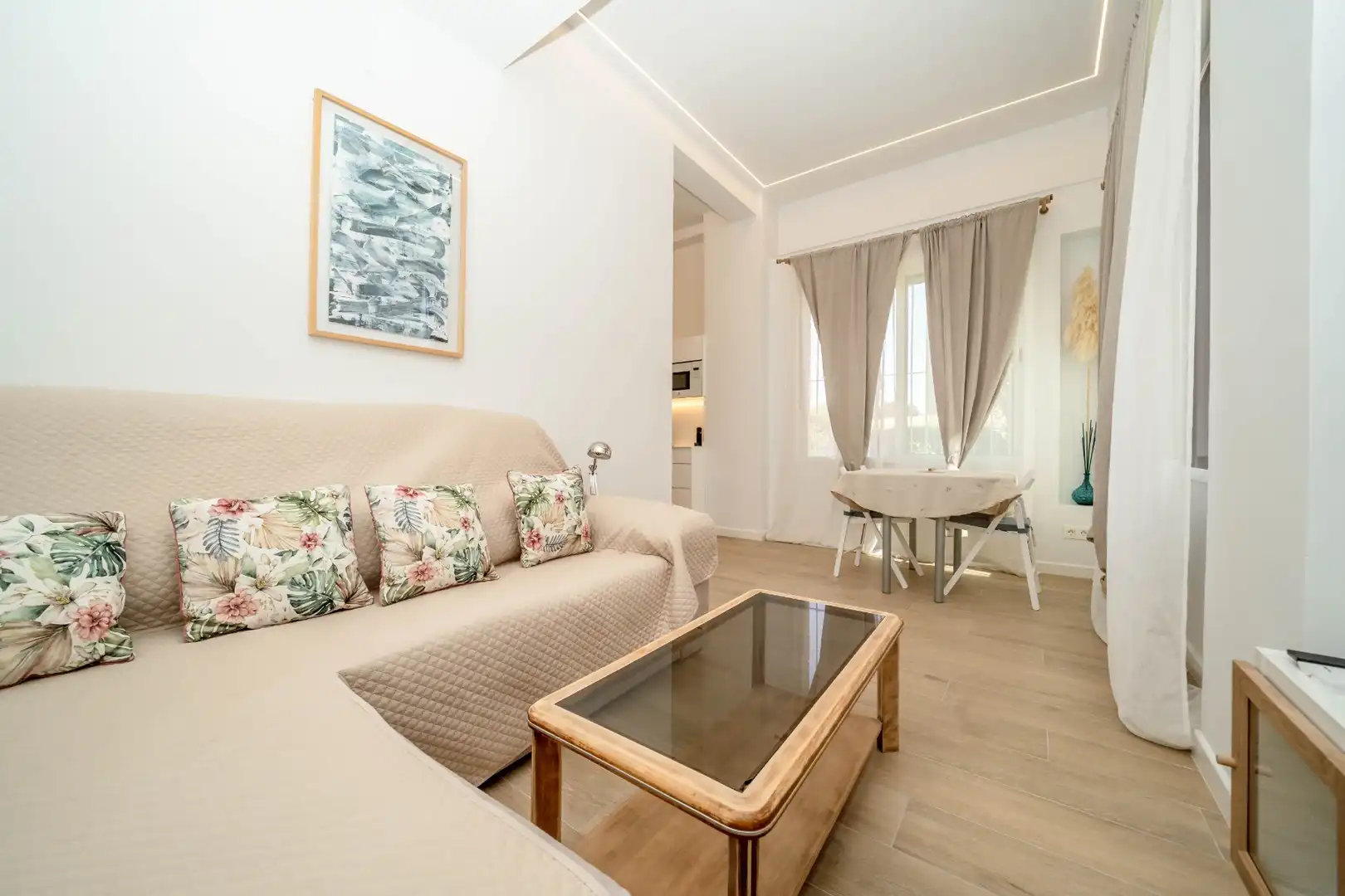 Living room of Study for rent in Orihuela  with Swimming Pool, Furnished and Oven