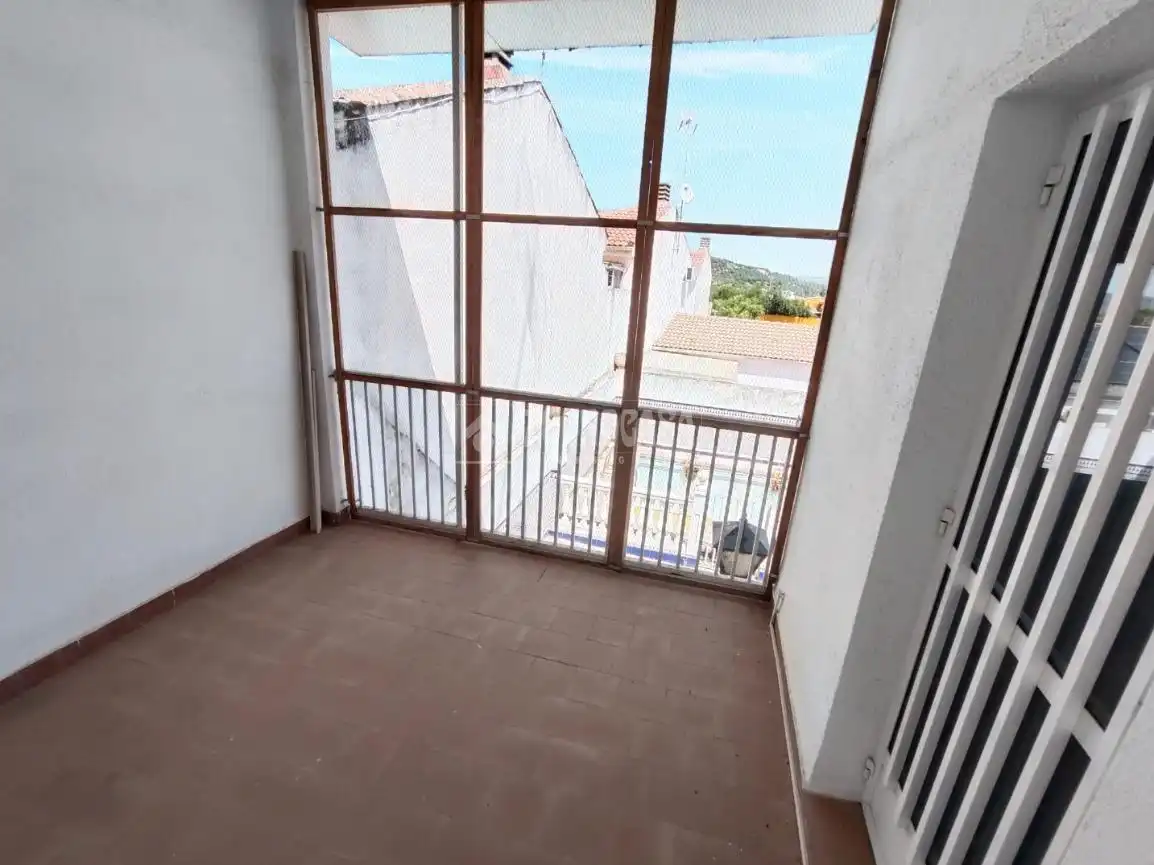 Terrassa de Casa adosada en venda en Mengíbar amb Piscina