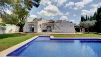 Jardí de Casa o xalet en venda en L'Eliana amb Aire condicionat, Terrassa i Piscina