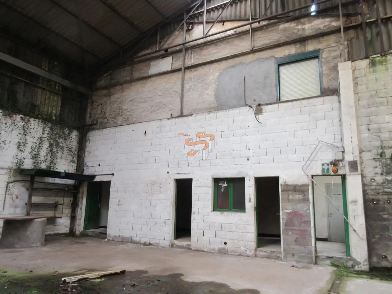 Vista exterior de Nau industrial en venda en Narón