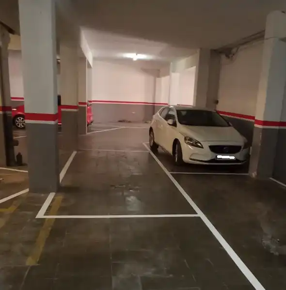 Parkplatz von Garage zur Miete in Manresa