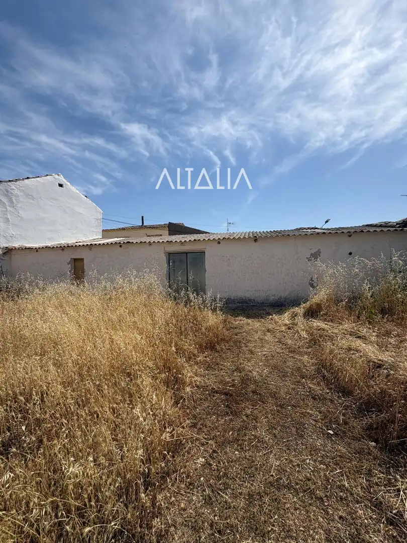 Exterior view of Land for sale in Villamayor de Santiago
