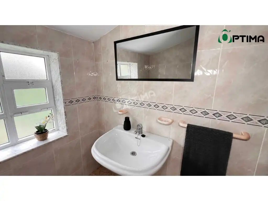 Badezimmer von Dachboden zum Verkauf in Muros
