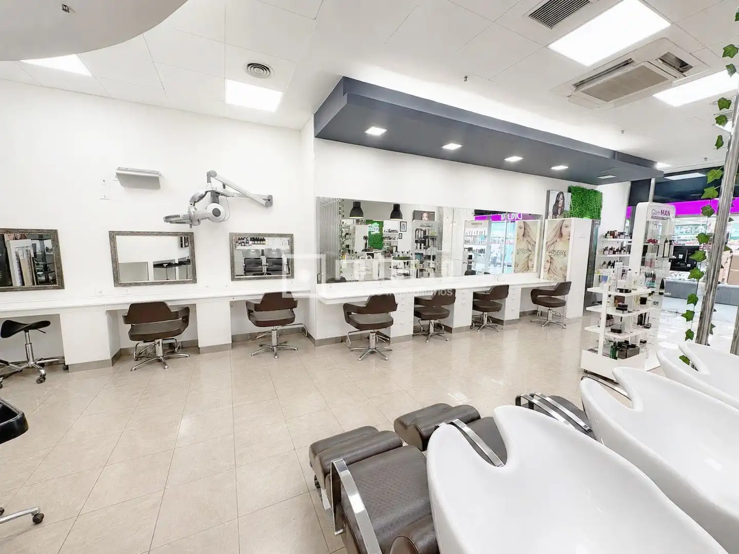 Local comercial en venta en Casco Urbano, imagen 2