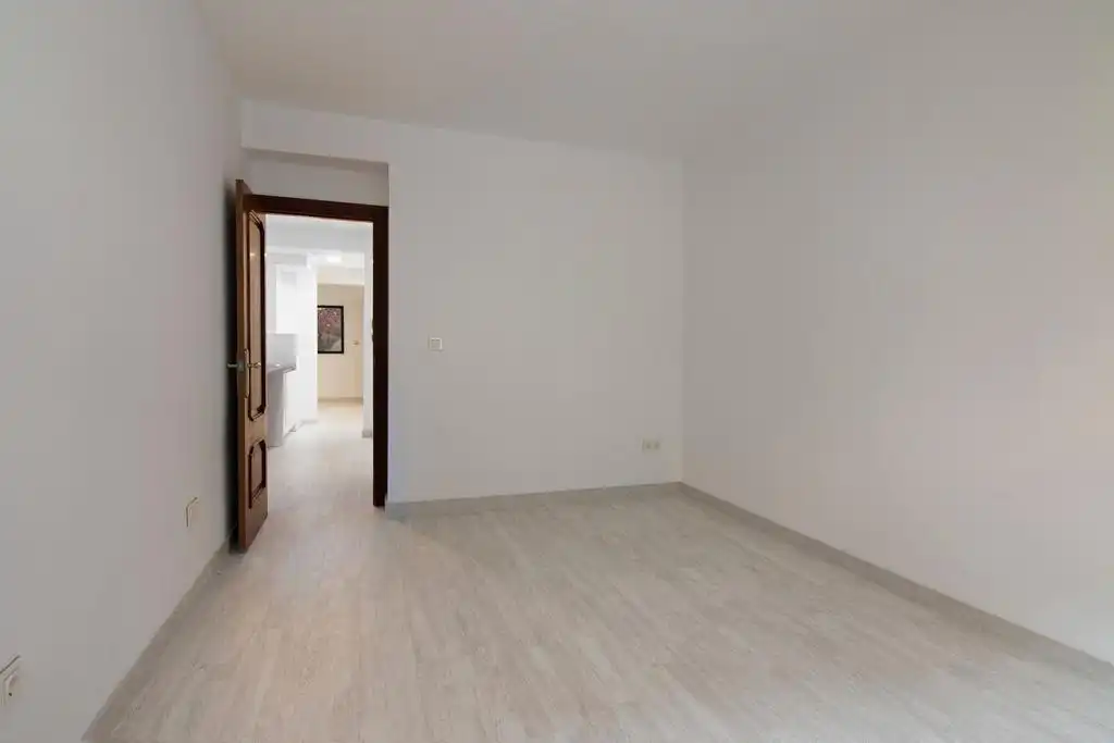 Habitación de Oficina de alquiler en Granada con Calefacción