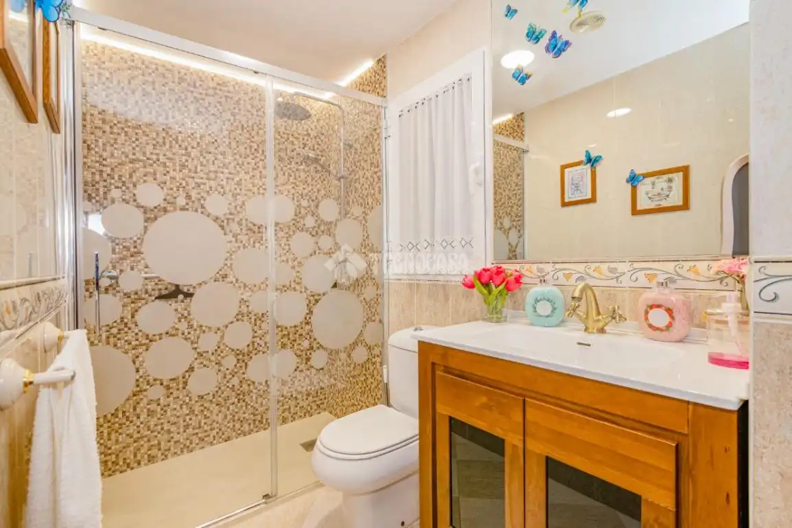 Bathroom of Houses for sale in Cenes de la Vega  with Terrace and Swimming Pool