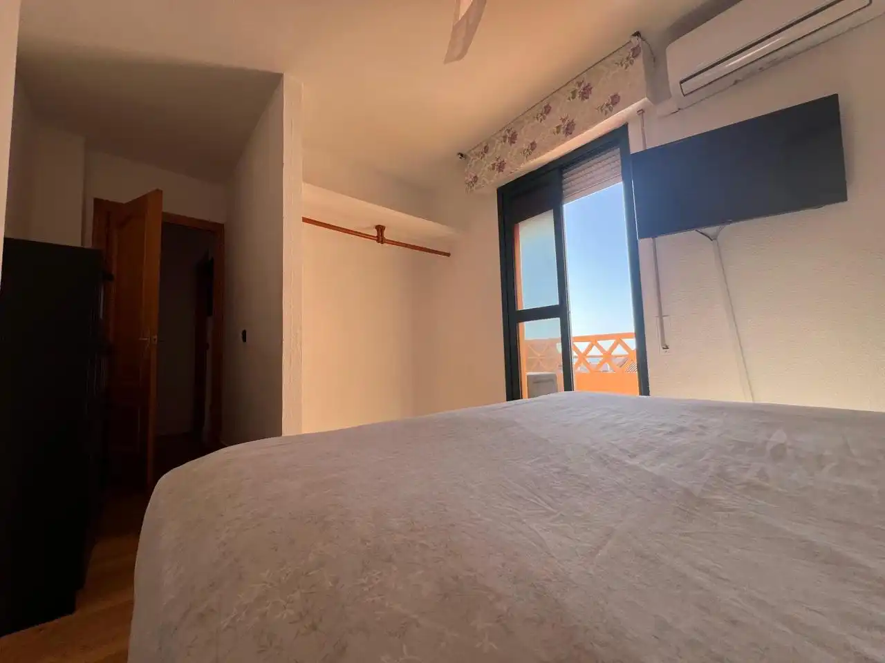Habitación de Ático de alquiler en Benalmádena con Aire acondicionado, Terraza y Trastero