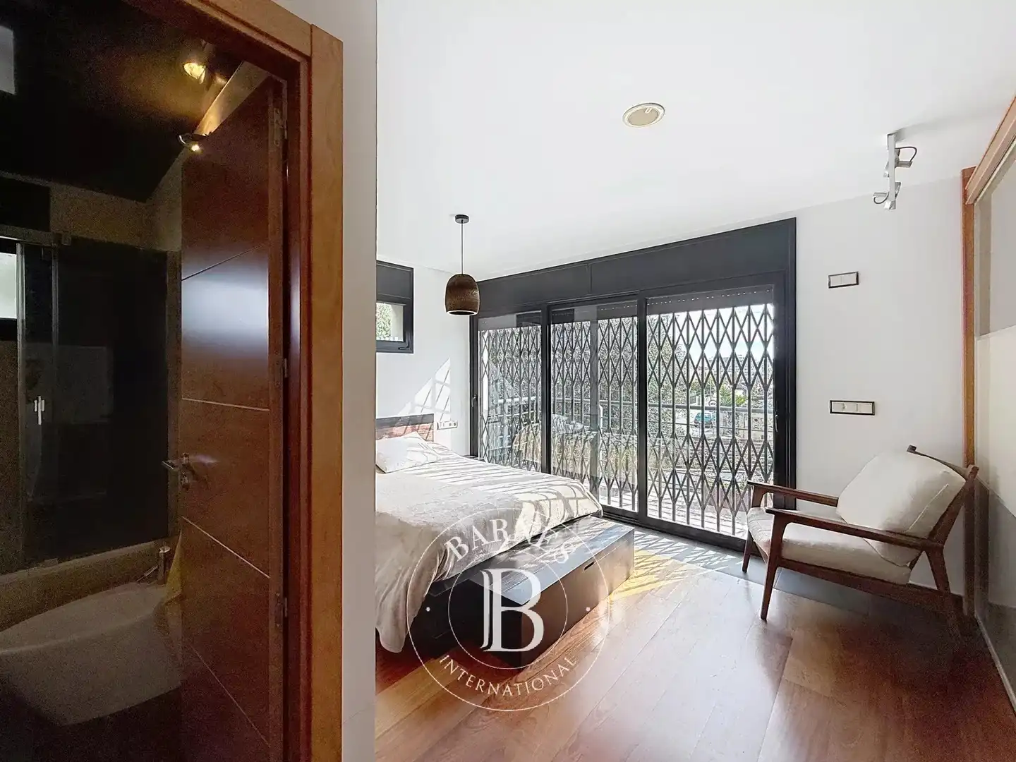 Dormitori de Casa o xalet en venda en Santa Susanna amb Aire condicionat, Calefacció i Jardí privat