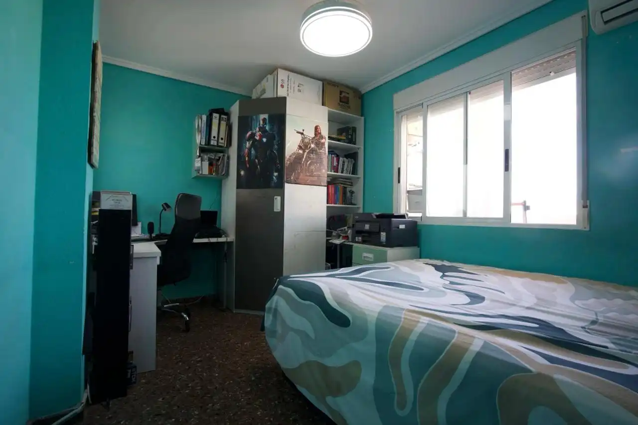 Habitación de Piso en venta en La Pobla de Farnals con Aire acondicionado, Horno y Balcón