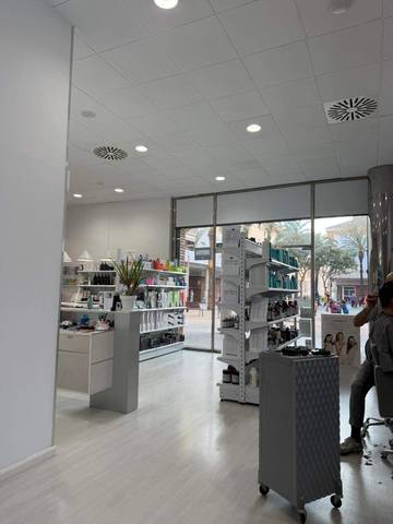 Local comercial en Alquiler en Carrer de la Torreta en Centre