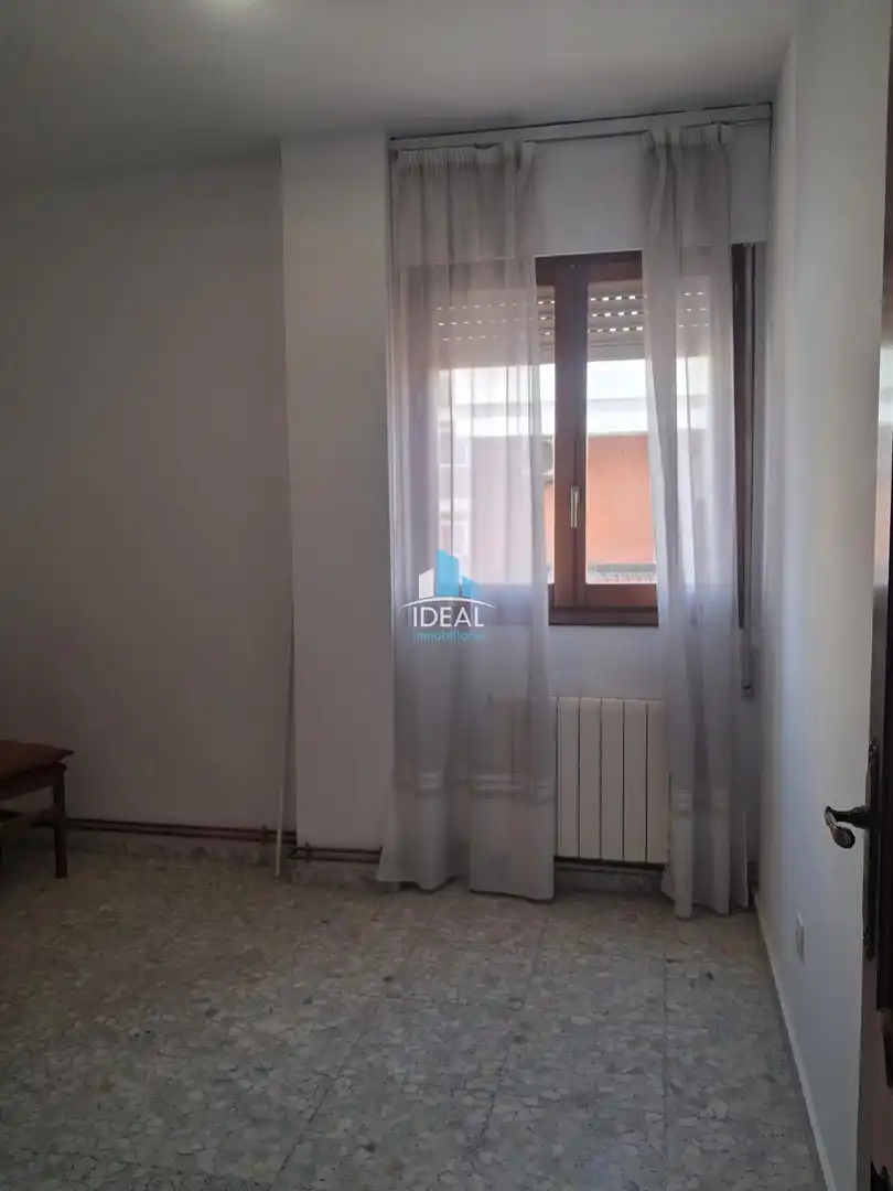 Habitación de Piso en venta en Don Benito con Aire acondicionado, Calefacción y Amueblado
