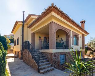 Vista exterior de Casa o xalet en venda en La Zubia amb Calefacció, Jardí privat i Terrassa