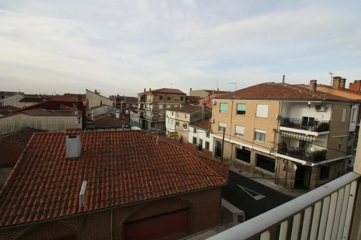 Vista exterior de Piso en venta en Candeleda con Amueblado y Balcón