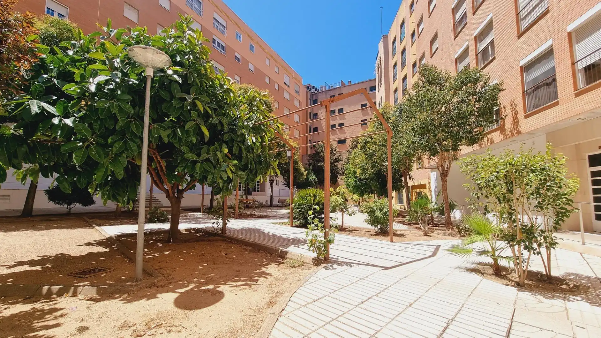 Vista exterior de Local en venda en Badajoz amb Moblat
