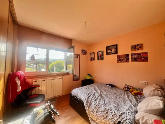Habitación de Casa o chalet en venta en Carral con Calefacción, Jardín privado y Parquet